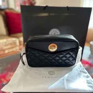 【送料&関税込】Versace Quilted Nylon Camera Bag With s_wp_64ea9fe917e49c99feea2481.webp